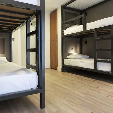 Hostel Moda Drei *