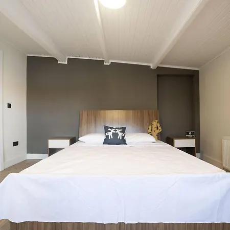 Moda Drei Hostel *