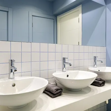 Moda Drei Hostel *