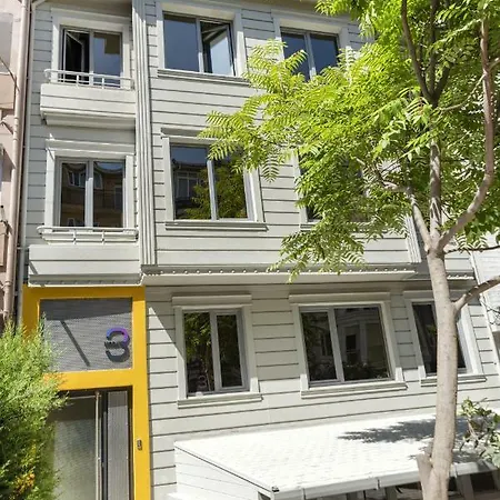 Moda Drei Hostel *
